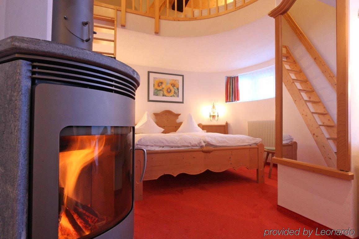 Lifestyle & Spa Hotel Graecherhof Grächen Oda fotoğraf