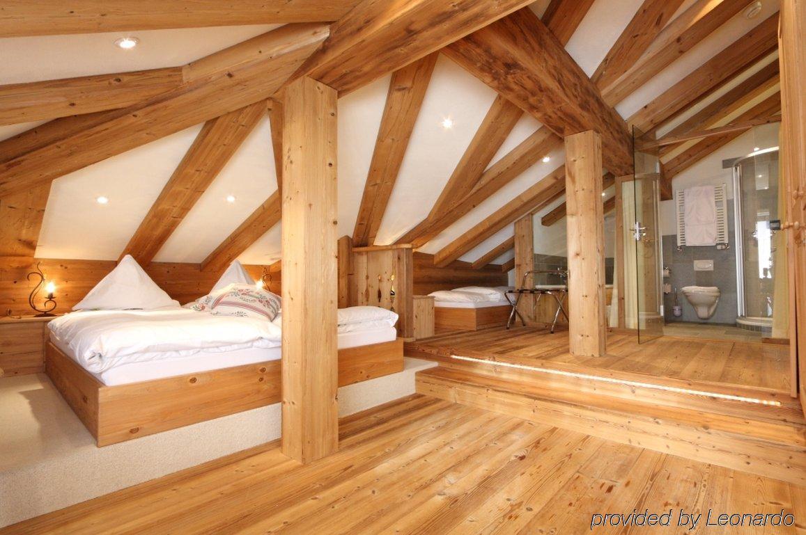 Lifestyle & Spa Hotel Graecherhof Grächen Oda fotoğraf