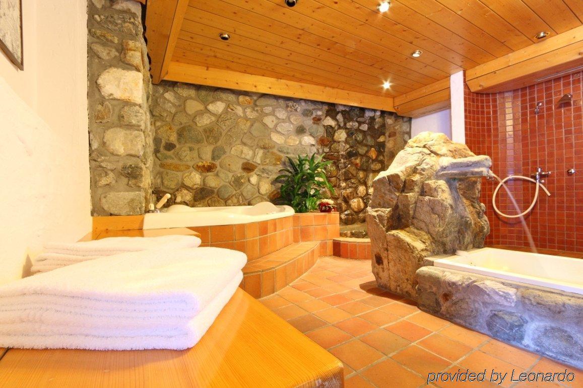 Lifestyle & Spa Hotel Graecherhof Grächen Oda fotoğraf